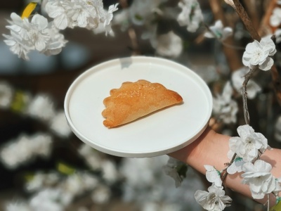 фото Кармашек с сыром и вялеными помидорами